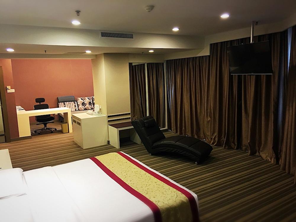 Hotel Capital Kota Kinabalu Kültér fotó